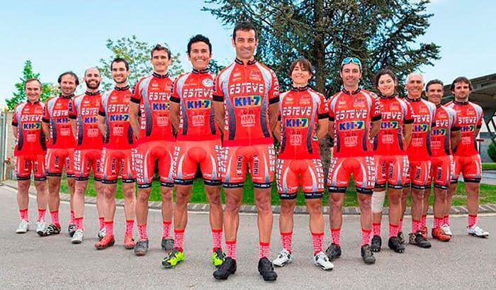 esteve kh7 team capitaneado por melcior mauri debuta en la titan desert
